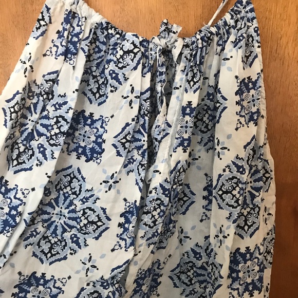 Flowy Halter Tank - Picture 4 of 5